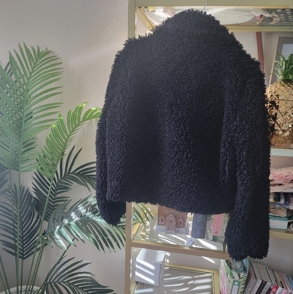 BNWT Black Faux Fur Teddy Coat in Women's Size Large - Picture 6 of 10